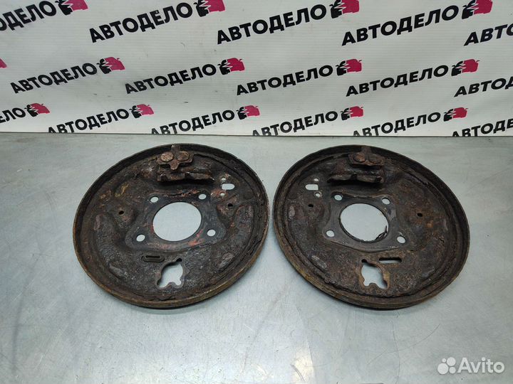 Щиток тормозного механизма Toyota Sprinter