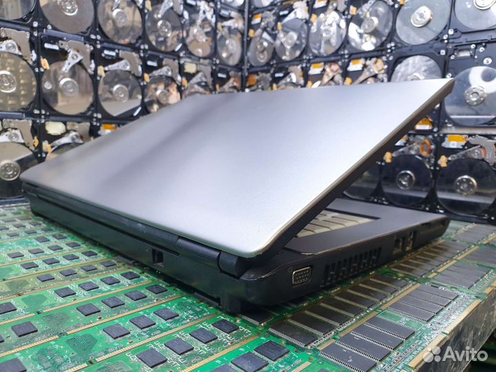 Toshiba l300 intel t2390, ssd128gb, ram4gb