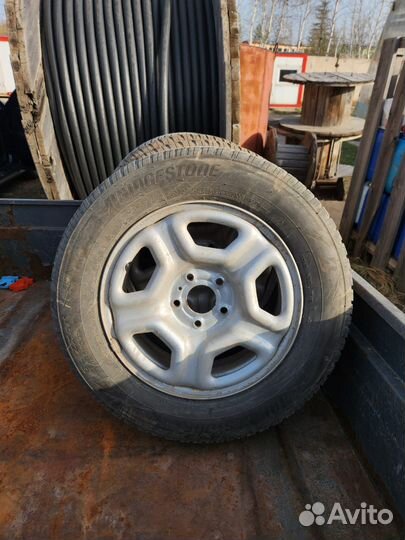 Bridgestone Blizzak LM-005 215/65 R16 98H