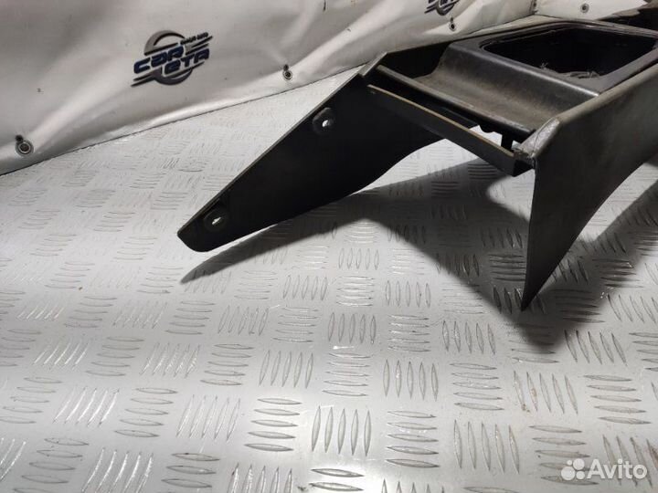 Консоль между сидений Kia Spectra 1.6 S6D 2008