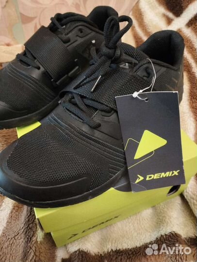 Кроссовки мужские 41 размер новые