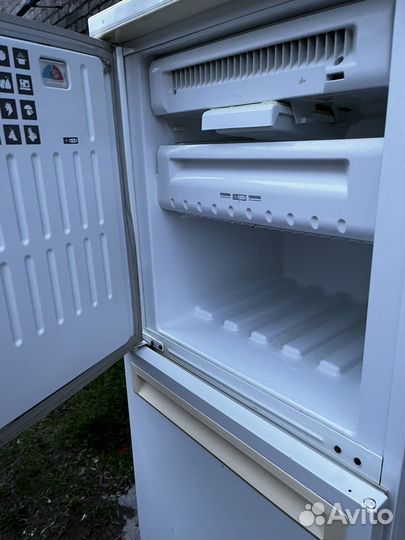 Холодильник Stinol 110 на з/ч No Frost в ремонт