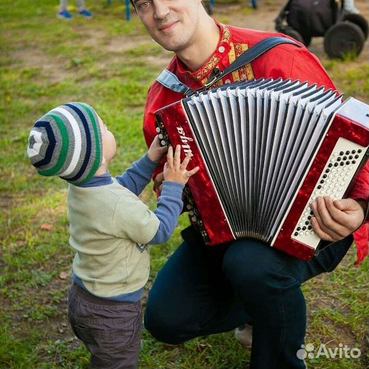 Поющий баянист на праздник, Юбилей, День рождения