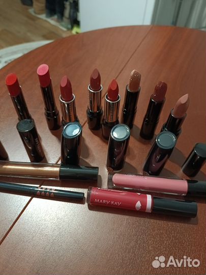 Помада,Mary Kay