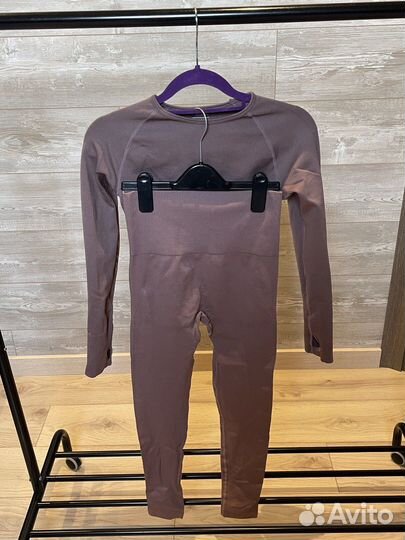 Женский спортивный костюм