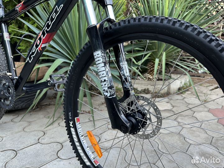 Kona Hoss на хороших компонентах