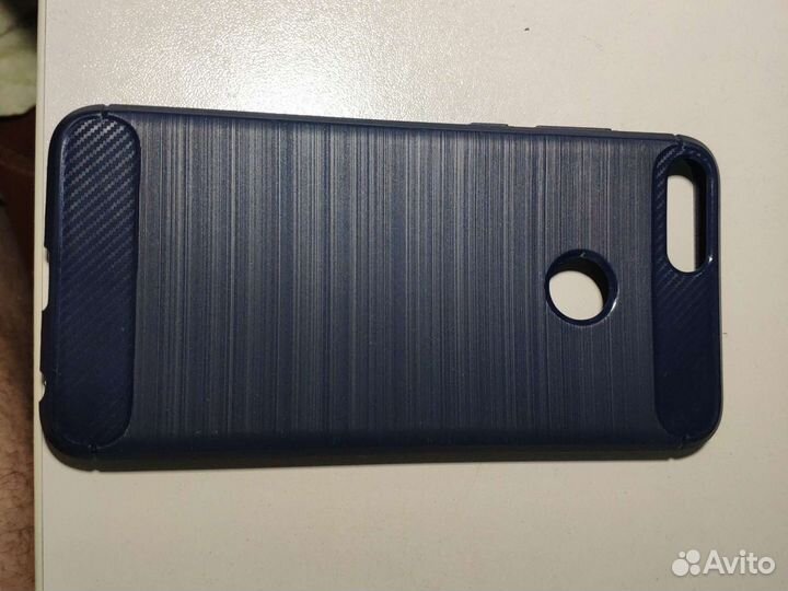 Защитное стекло и чехол Huawei PSmart