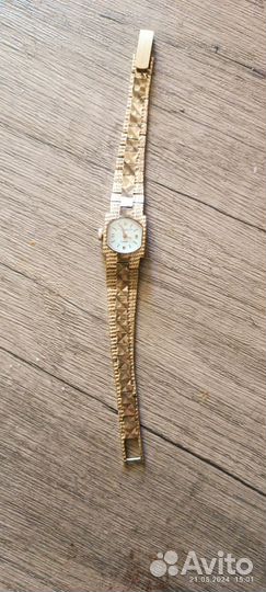 Женские часы чайка СССР, 17 камней позолоченые