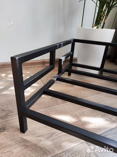 Диванчик/кроватка/лежанка для животных