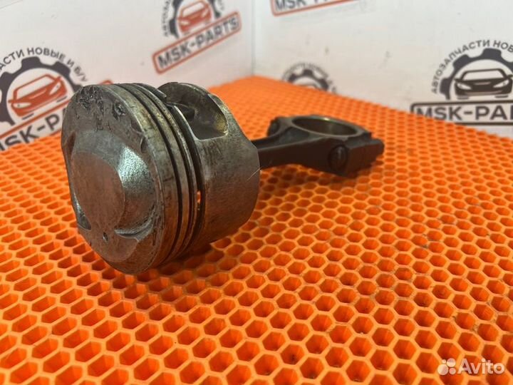 Поршень и шатун Ford Focus 1 2.0 split port