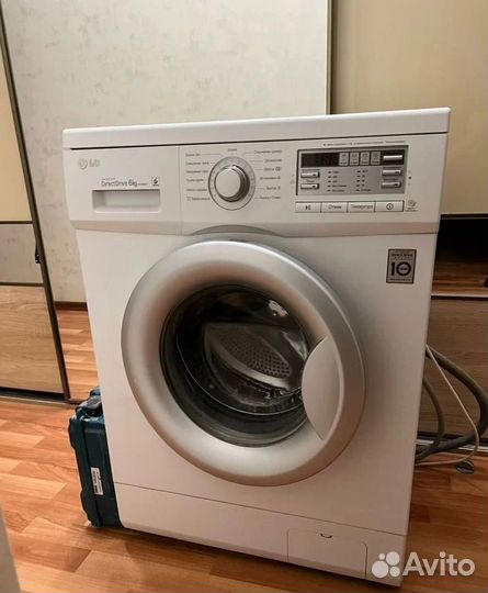 Стиральная машина на 6кг LG M-10B8ND1