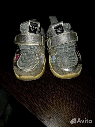 Кроссовки детские