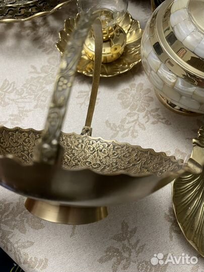 Конфетница на ножке