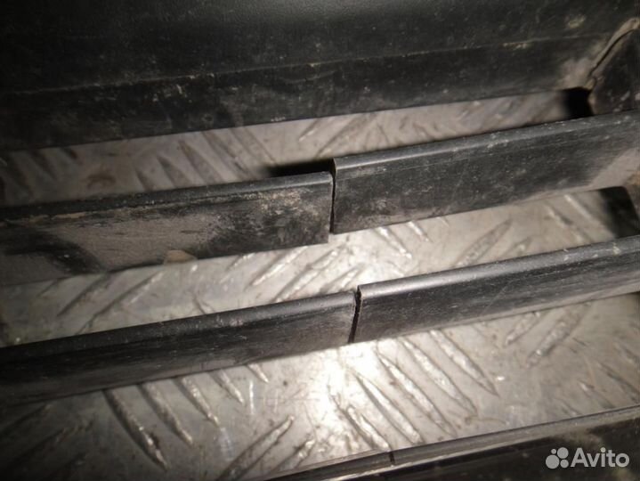 Решетка бампера Highlander (10-13) пер дефект б/у (арт. 5310248030)