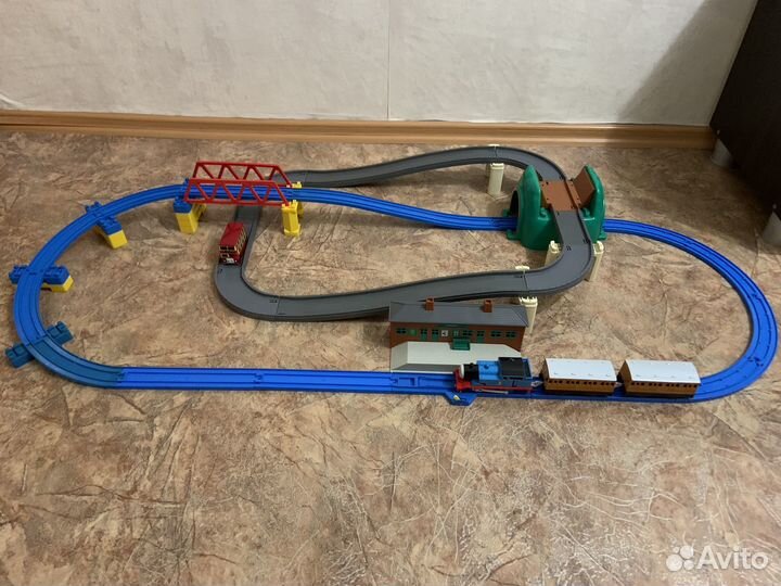 Томас и его друзья