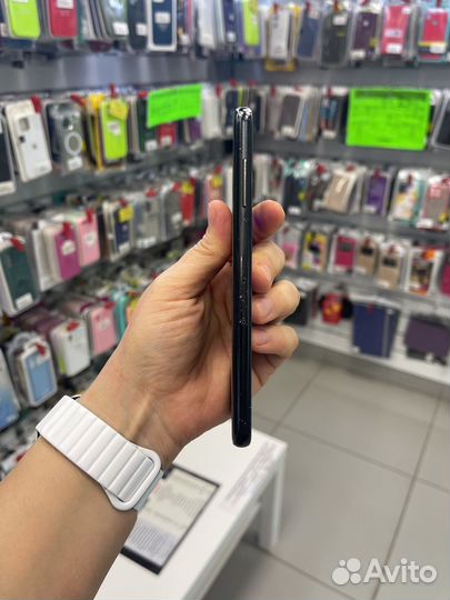 Samsung Galaxy A8 (2018), 4/32 ГБ