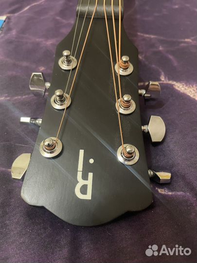 Акустическая гитара