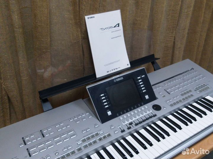 Синтезатор Yamaha Tyros 4 память 1 гБ