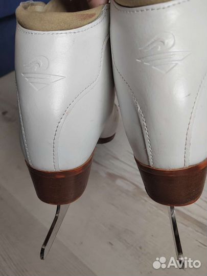 Профессиональные фигурные Коньки 36 размер