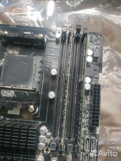 Материнская плата