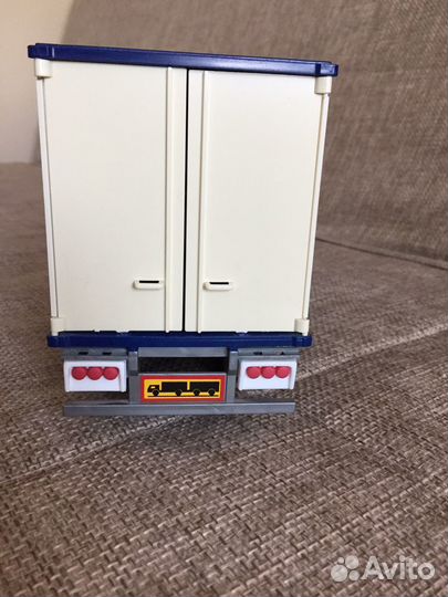 Полуприцеп-рефрижератор Nerko с тягачом Volvo FL10