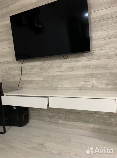 Консоль с ящиками подвесная