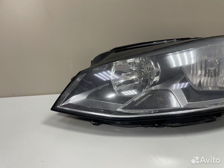 Фара левая Фольксваген Гольф 7