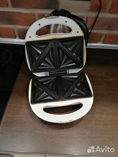 Вафельница бутербродница