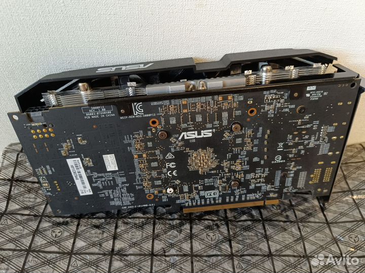 Asus RX 470 4Gb состояние новой