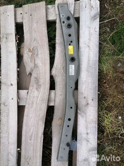 Toyota passo, рамка двигателя верхняя