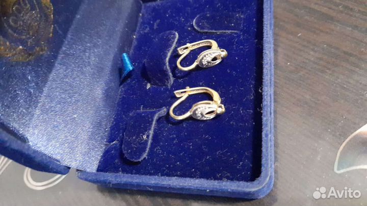 Золотые серьги