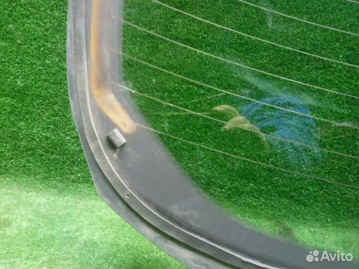 Стекло кузовное глухое заднее Ford Focus 3 седан