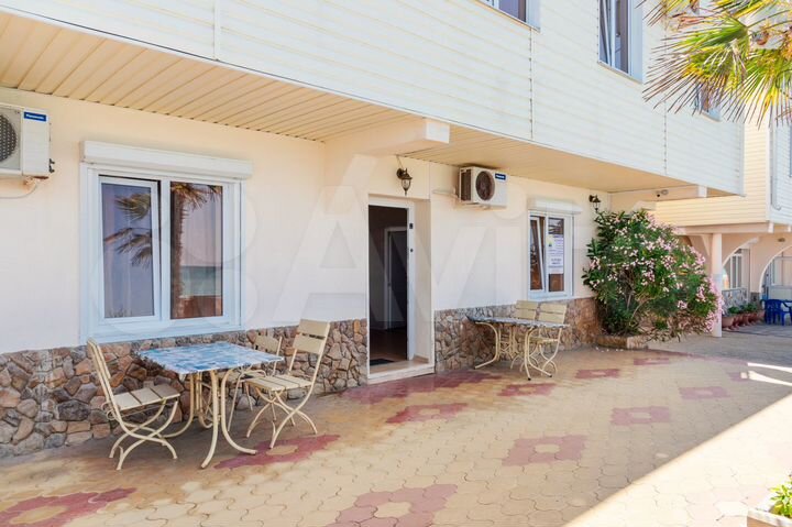 Гостиница, 548 м² на первой береговой линии