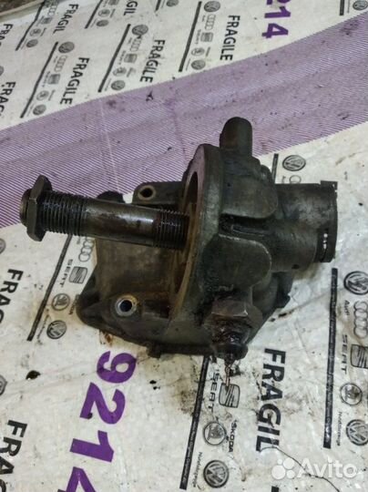 Кронштейн масляного фильтра Audi A4 B5 1996-2001