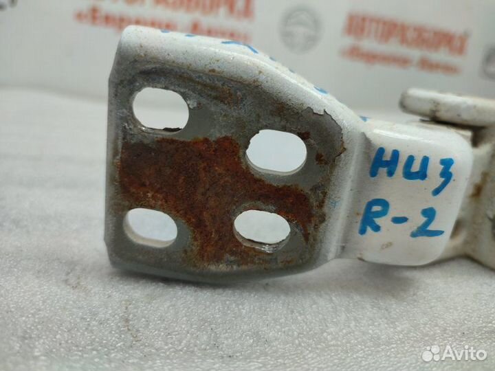 Петля двери задняя правая Ford Transit 2010