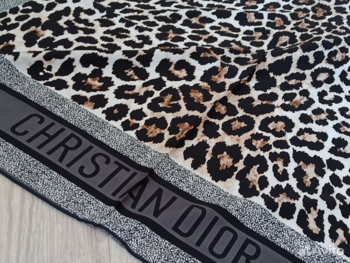 Серый платок Dior леопард Шелк 2цв