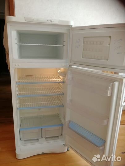 Холодильник Indesit R27G