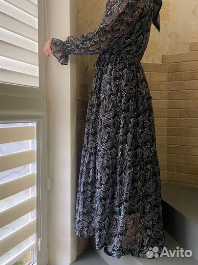 Нарядное женское платье