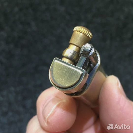 Бензиновая латунная зажигалка, Острые Козырьки