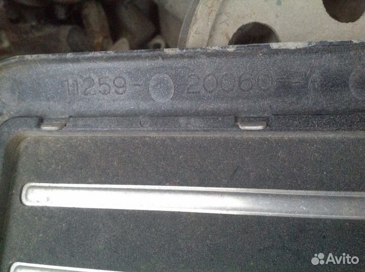 Накладка декоративная двс Lexus RX 300 1998-2003