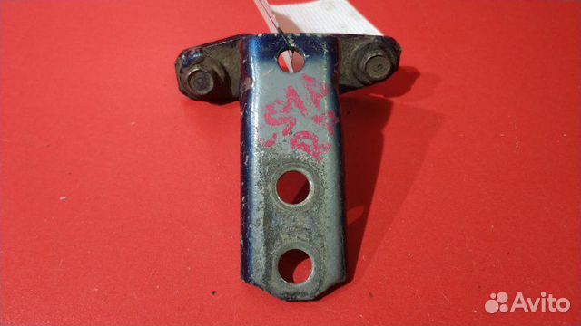 Петля двери задняя правая Mitsubishi Lancer CS1A