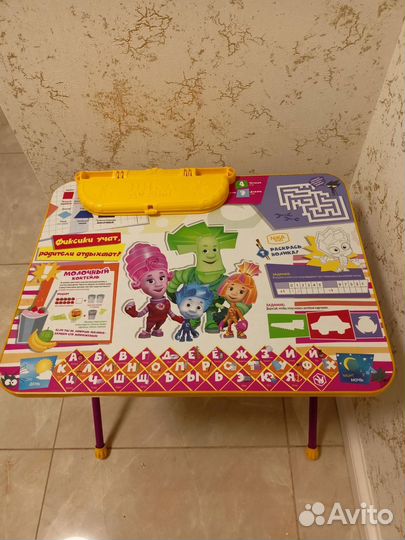 Детский столик со стульчиком