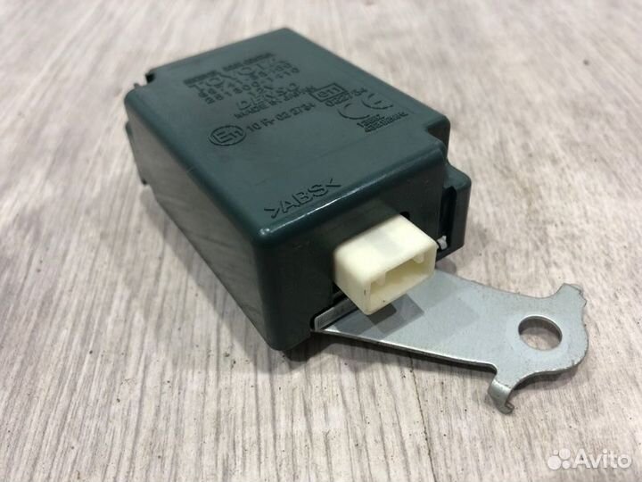 Блок управления центральным замком Toyota Camry