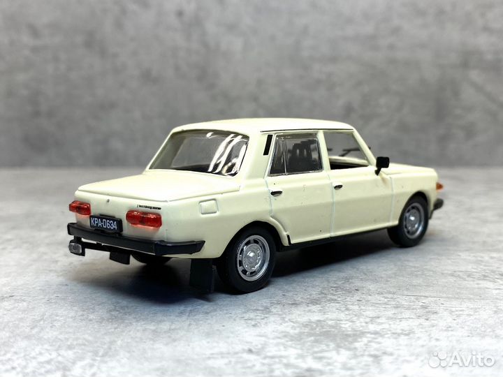 Коллекционная модель Wartburg -353 1:43 DeA