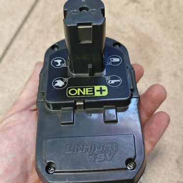 Аккумуляторная болгарка ушм Ryobi R18AG 115мм one+