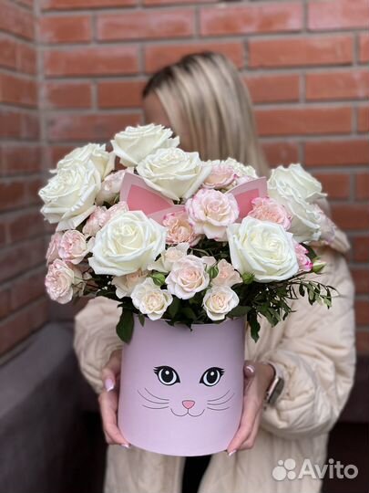 Композиция в шляпной коробке с доставкой