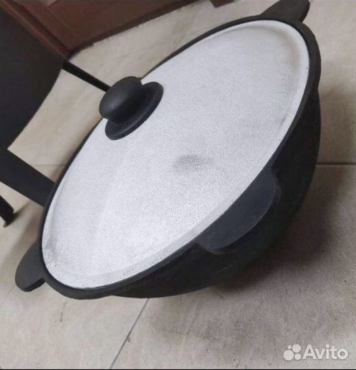 Казан чyгунный 6 л c пeчкой