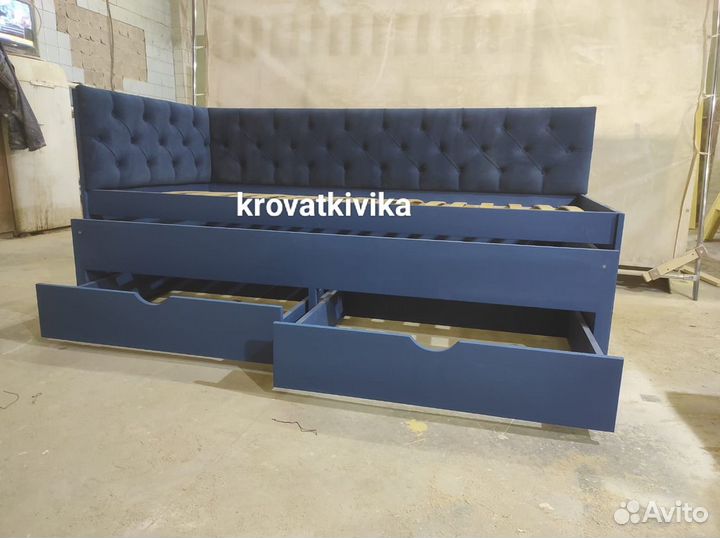 Детская кровать с каретной стяжкой и выкатным