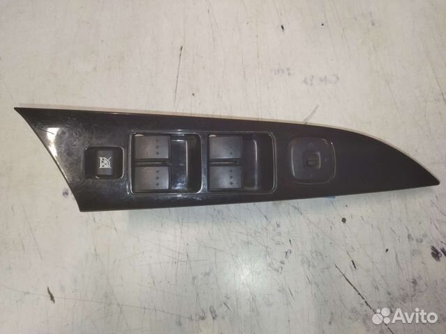 Кнопки стеклоподъемников Mazda 3