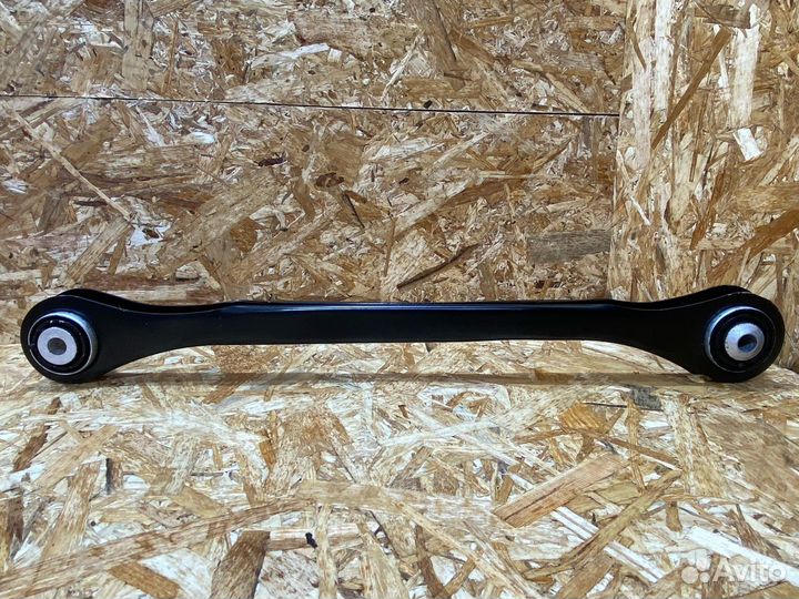 Рычаг задний правый Audi A4 B9 2016 8W0501530D